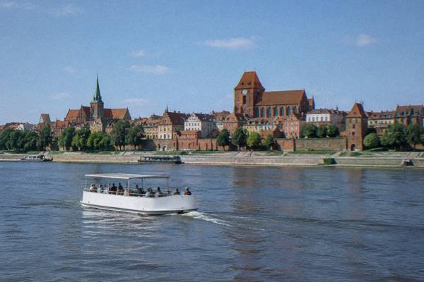 A sightseeing cruise on the Vistula in Toruń